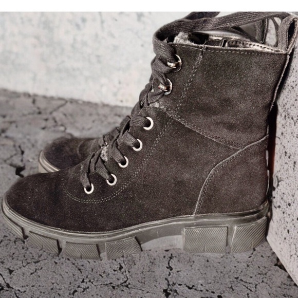 Blondo Waterproof Black Suede Lace-Up Side Access Boots Size 9 W/Sherpa Fleece - Picture 3 of 12